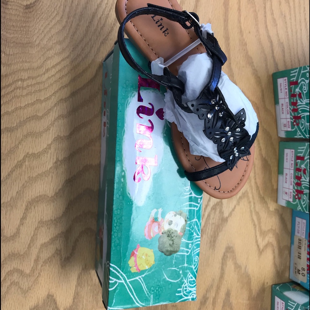 Link brand sandals for girls